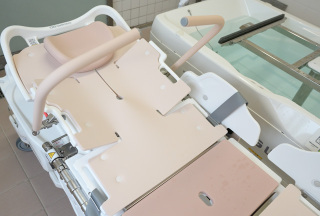 特殊浴槽のストレッチャー